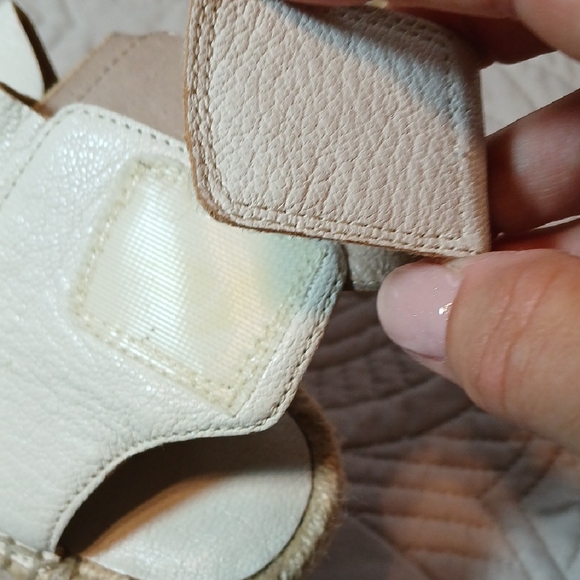 Eileen Fisher Elegant Cream Leather Wedges - Picture 6 of 9